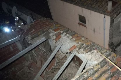 Imatge de la casa esfondrada a Cambrils.