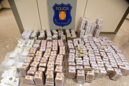 La droga intervenida tiene un valor de unos 380.000 euros aproximadamente en el mercado ilegal.