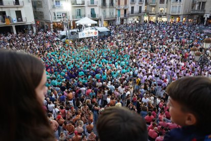 Imagen de archivo de una diada castellera en el Mercadal.