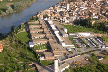 El actual CAP de Móra d'Ebre junto en el Hospital de Móra