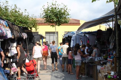 El mercado ambulante de Cambrils se celebra los miércoles.