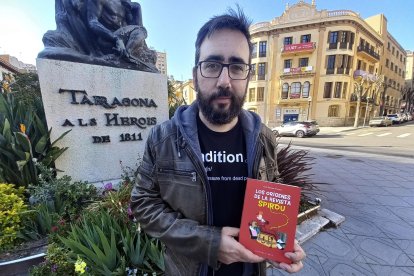 El doctor en Filología Catalana y experto en cómics, Emili Samper, autor del libro.