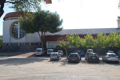 Una de las torres de la Escuela de Arte y Diseño
