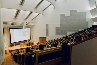 Imagen de archivo de un aula universitaria.