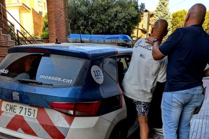 Moment de la detenció del lladre de coure.