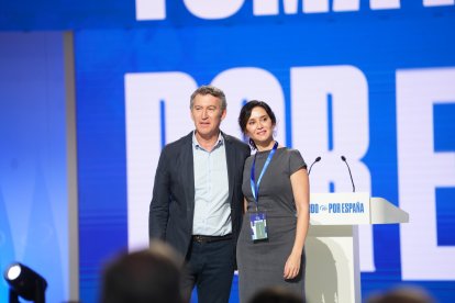 El presidente del PP con la presidenta de la Comunidad de Madrid, Isabel Díaz Ayuso
