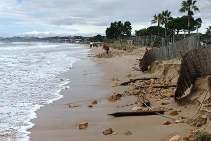 La Playa Llarga después del temporal de la borrasca Martinho.