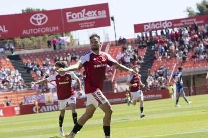 El jugador del Nàstic, Antoñín Cortés, celebrant el seu gol contra la Ponferradina.