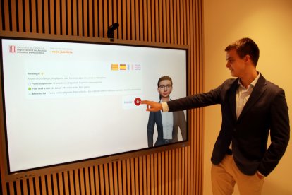 La LaIA, el nuevo asistente virtual del Registro Civil de Tarragona.
