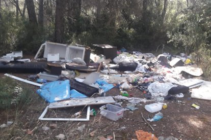 Imatge de l'abocador il·legal al barri de Sant Salvador de Tarragona.