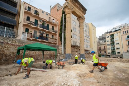 Con los trabajos se pretende que los visitantes puedan distinguir las diferentes capas superpuestas gracias al uso de gravas y elementos explicativos.