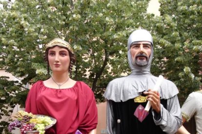 Els gegants Minerva i Gilmundo celebren els seus 20 anys.
