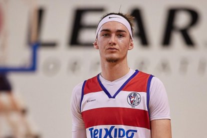 Adrià Trouvé durant un partit amb la samarreta del CB Valls.