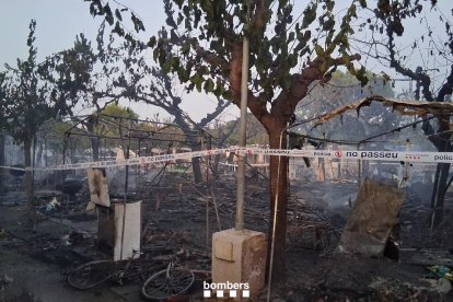 Estat en que ha quedat el càmping Vendrell Platja afectat per dos incendis.