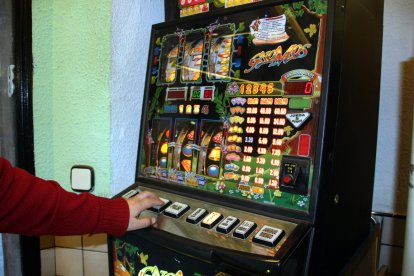 Imagen de una máquina tragaperras, un ejemplo de juego de azar.