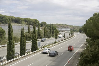 L'autopista C-32, al seu pas per Canet de Mar.