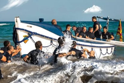 El Bote Salvavidas de Calafell en acción.
