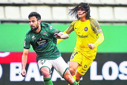 Moi Delgado durant la seva etapa al Racing de Ferrol en un duel contra l’Andorra.
