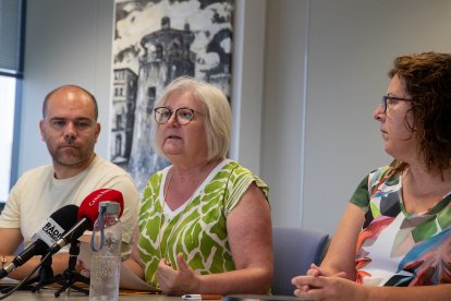 L’exalcaldessa de Cambrils, Camí Mendoza, va dir adeu ahir a la política municipal en una roda de premsa a l’Ajuntament.