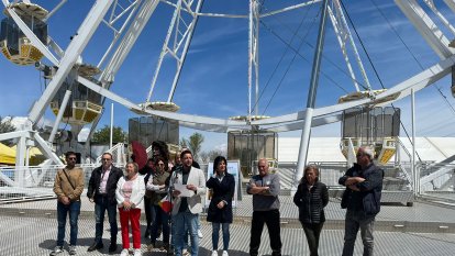 Rubén Viñuales arranca la nòria de 33 metres instal·lada a Bonavista.