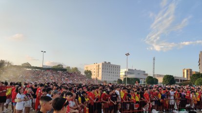 El Parc Francolí vibrant amb La Roja.