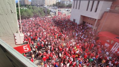 La rebuda dels jugadors del Nàstic
