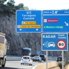 Senyal del radar de tram localitzat a l'A-7, en les proximitats del Nou Estadi del Nàstic.