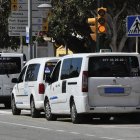 Imatge d'alguns taxis de Cambils.