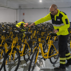 El model de la Ganxeta llueix el mateix groc corporatiu que els autobusos municipals.