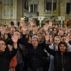 El primer dilluns de protestes contra la pujada d’impostos va aplegar un miler de persones.