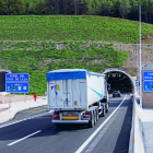 De moment, cap camió amb mercaderies perilloses pot circular pel nou túnel.