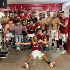 Els jugadors del Nàstic celebrando la victòria.