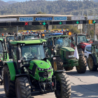 Tractors passant pel peatge de Sant Vicenç de Castellet.