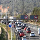 Cua intermitent a l'AP-7 en direcció Tarragona, el divendres abans de Setmana Santa.