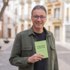Jordi Suñé Morales, aquest dimecres, a Torredembarra, amb el seu nou llibre.
