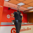 El sotsinspector Marco Jiménez va ser l’encarregat de pronunciar la conferència, a la Cambra de Comerç de Reus.