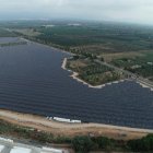 Imatge aèria de la planta solar fotovoltaica Constantí-42, la més gran de Catalunya, situada a la carretera C-422, que connecta el Tarragonès amb la Selva del Camp.