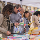 Alguns dels autors locals més demandats durant el matí de dimarts van ser Olga Xirinacs i Alfons Cama.