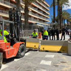 Imatge durant el tancament del passeig marítim a Cambrils.