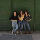 Fotografia d’arxiu de l’Alba Aluja, Irene Benavent i Georgina Llauradó, integrants de l’associació de les Artistes Locals.