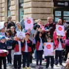 Des del 3 de maig la comunitat educativa es manifesta a l’avinguda Prat de la Riba cada divendres.