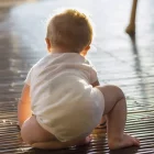 Un bebé gateando, en una imagen de archivo.