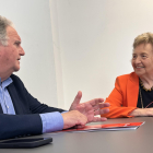 El president de la Cambra de Reus, Mario Basora i la presidenta de la Cambra de Tarragona, Laura Roigé durant l’entrevista.