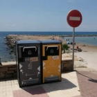 Les noves papereres s'han col·locat al passeig marítim.