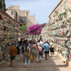 Abans de l'homenatge, els familiars de víctimes republicanes ebrenques han fet una visita guiada al cementiri de Tarragona