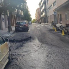 L'incendi ha cremat completament els contenidors i ha afectat parcialment els vehicles.