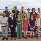 Fotografia de grup de la majoria dels membres de l’equip de govern, durant el primer acte de balanç del Pla d’Acció Municipal 2023-27.