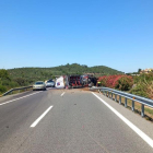 Imatge del camió accidentat