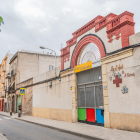 Imatge de l’entrada de l’escola Maria Assumpció Cuadrada, localitzada al carrer d’en Sardà.