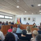 Ple per la moció de censura que es va aprovar als Pallaresos.